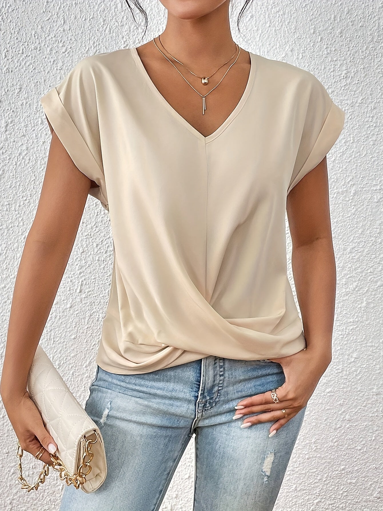 Nina Top Femme – Haut Col V avec Nœud Élégant, Drapé Fluide & Coupe Féminine