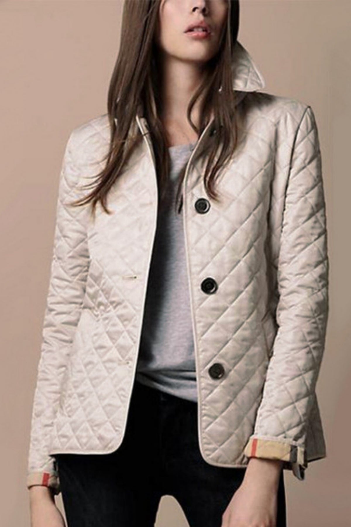 Ava Veste Matelassée Femme – Veste Élégante et Confortable avec Coupe Ajustée