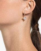 Pendientes Felicity para mujer – Mini aros estrella chapados en oro rosa con cristales
