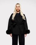 Solène Manteau Femme Élégant – Veste Longue d'Hiver avec Manches en Fausse Fourrure & Ceinture