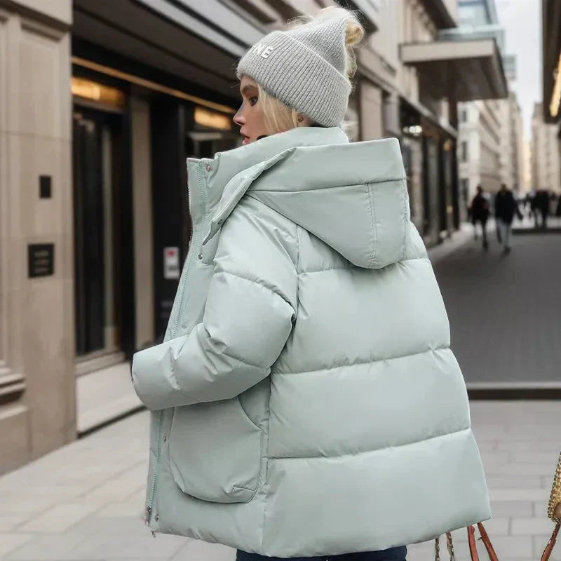 Brielle Plumas Impermeable para Mujer – Abrigo de Invierno Cálido con Capucha y Corte Oversize