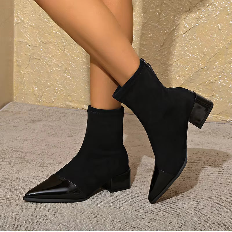 Vanessa Bottines Femme en Daim – Bottines Élégantes avec Détails Vernis et Talon Bloc Confortable