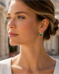 Pendientes Briony para mujer – Pendientes colgantes con cristales verdes chapados en oro motivo V elegante