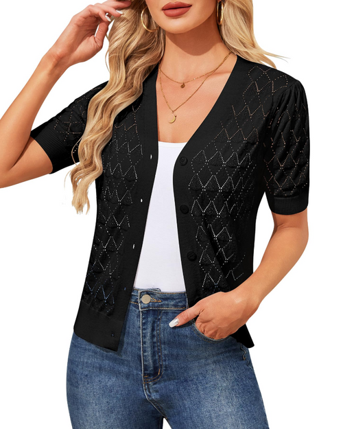 Ainsley Gilet Crochet Femme – Cardigan Court Col V Boutonné Maille Ajourée Élégante