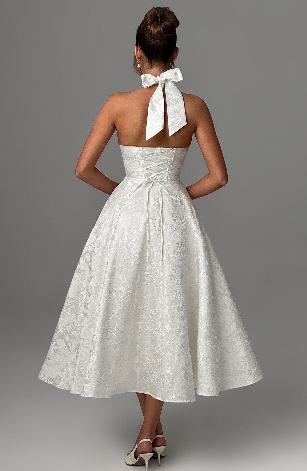 Léa Robe Midi Femme – Robe Dos Nu en Jacquard Floral avec Corsage Ajusté & Jupe Évasée