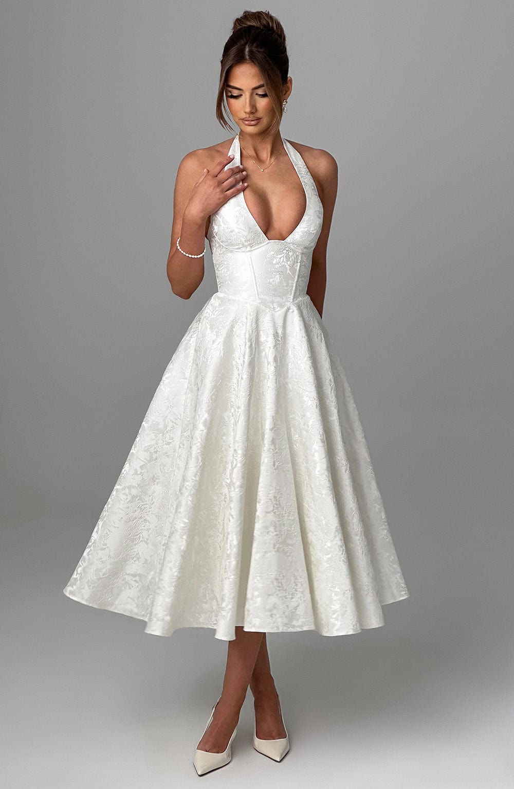 Léa Robe Midi Femme – Robe Dos Nu en Jacquard Floral avec Corsage Ajusté & Jupe Évasée
