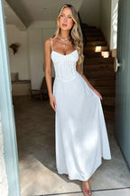 Zelina Robe Longue Femme – Robe Maxi Élégante en Dentelle avec Dos Noué et Coupe Évasée