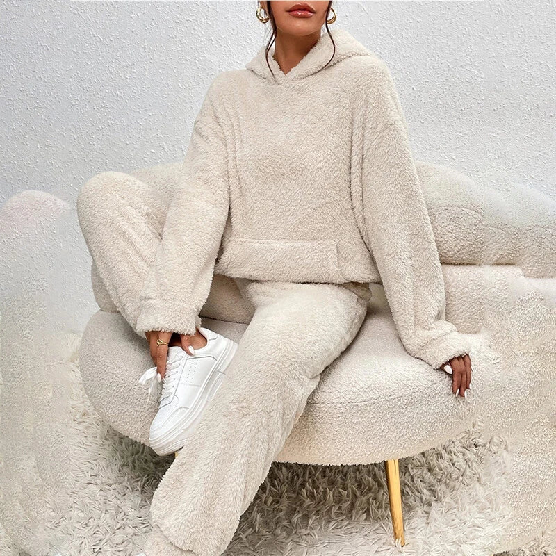 Sarah Ensemble Femme – Ensemble Pyjama en Polaire Douce avec Capuche & Pantalon Ample pour l'Hiver