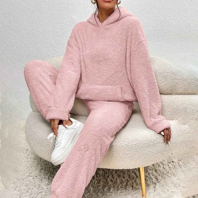 Sarah Ensemble Femme – Ensemble Pyjama en Polaire Douce avec Capuche & Pantalon Ample pour l'Hiver
