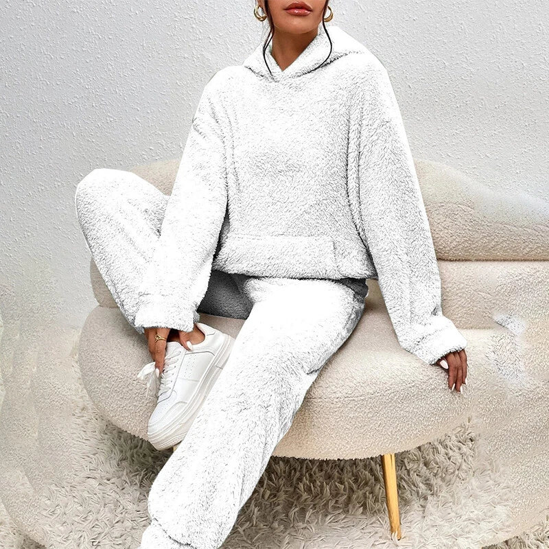 Sarah Ensemble Femme – Ensemble Pyjama en Polaire Douce avec Capuche & Pantalon Ample pour l'Hiver